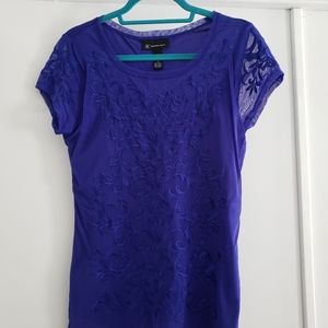 Short sleeve embroidered top